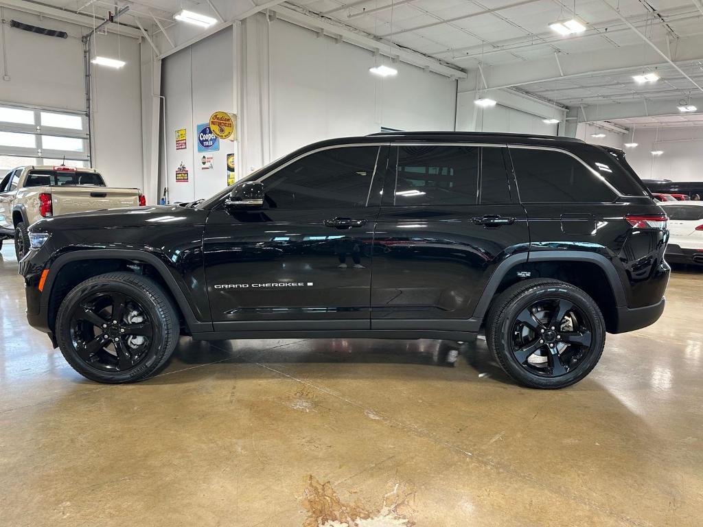 used 2025 Jeep Grand Cherokee car, priced at $39,061