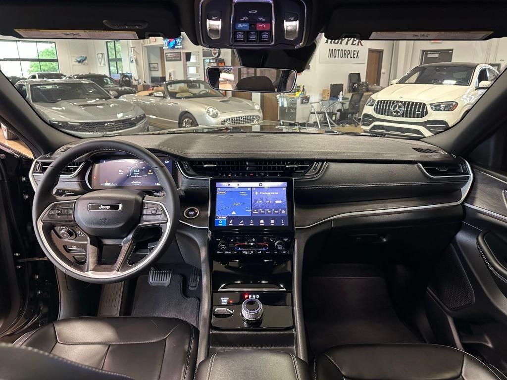 used 2025 Jeep Grand Cherokee car, priced at $39,061