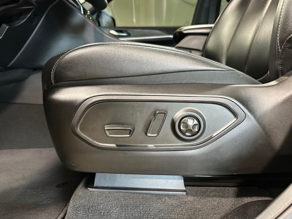 used 2025 Jeep Grand Cherokee car, priced at $39,061