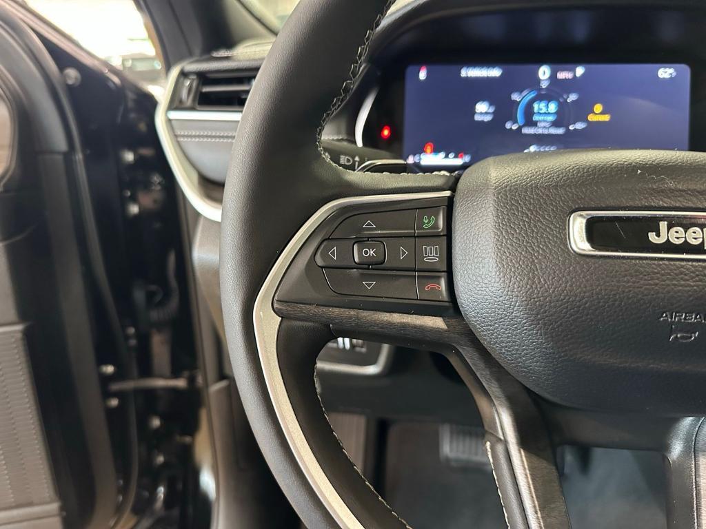 used 2025 Jeep Grand Cherokee car, priced at $39,061