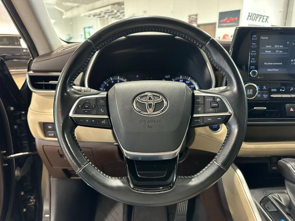 used 2021 Toyota Highlander car, priced at $26,700
