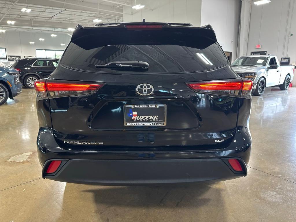 used 2021 Toyota Highlander car, priced at $26,700