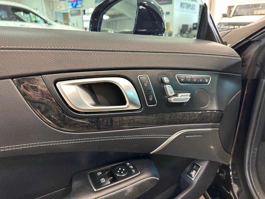 used 2019 Mercedes-Benz SL 550 car, priced at $52,890