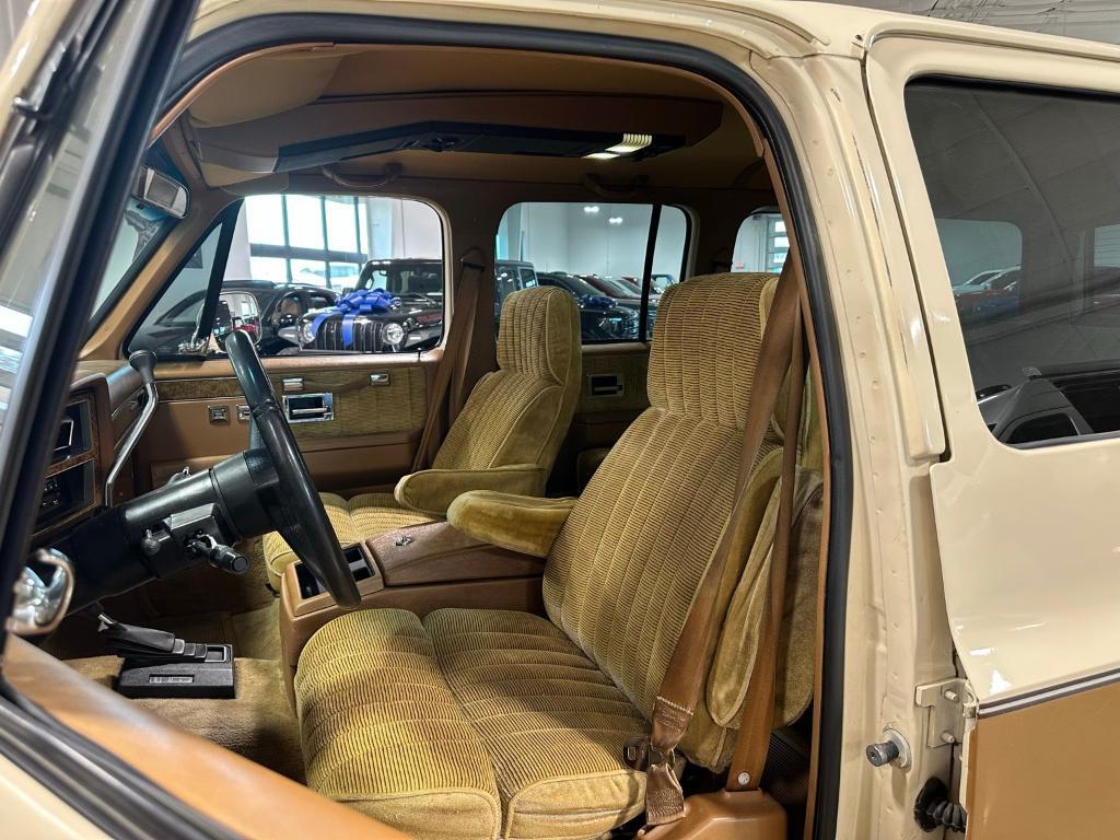 used 1989 GMC Suburban car, priced at $25,000