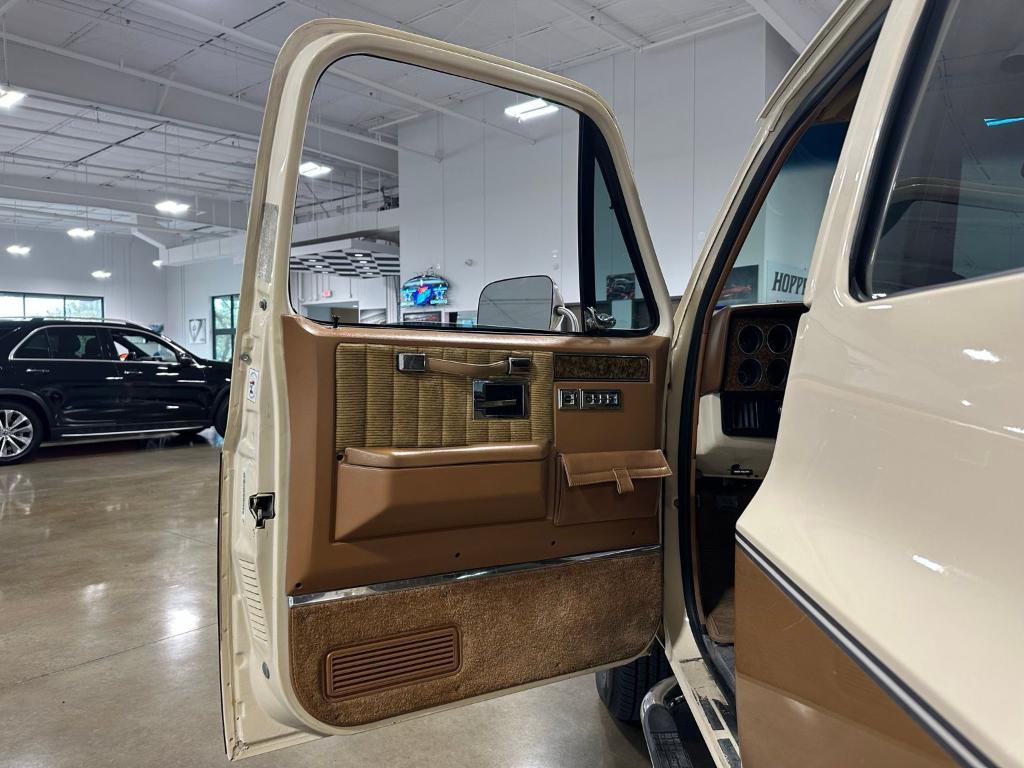 used 1989 GMC Suburban car, priced at $25,000