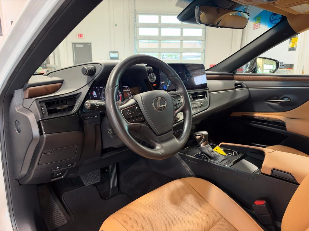 used 2024 Lexus ES 350 car, priced at $41,416