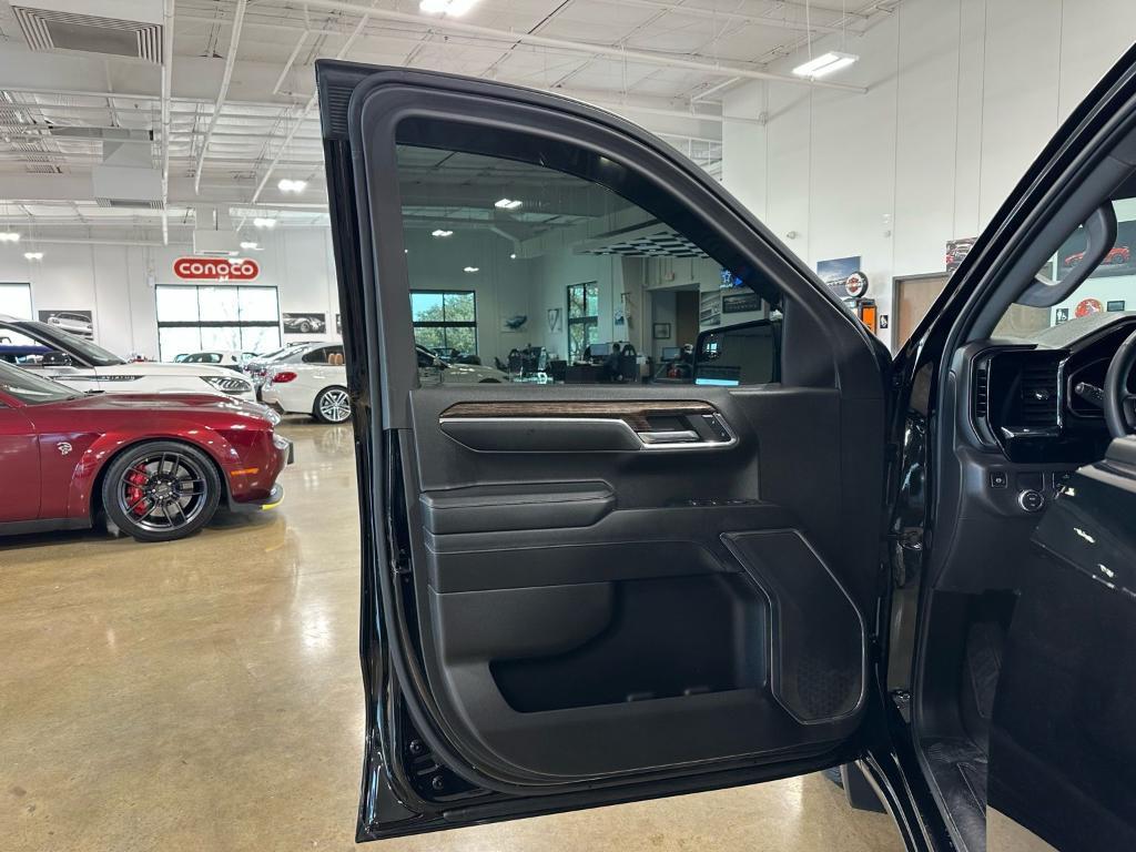 used 2024 GMC Sierra 1500 car, priced at $40,300