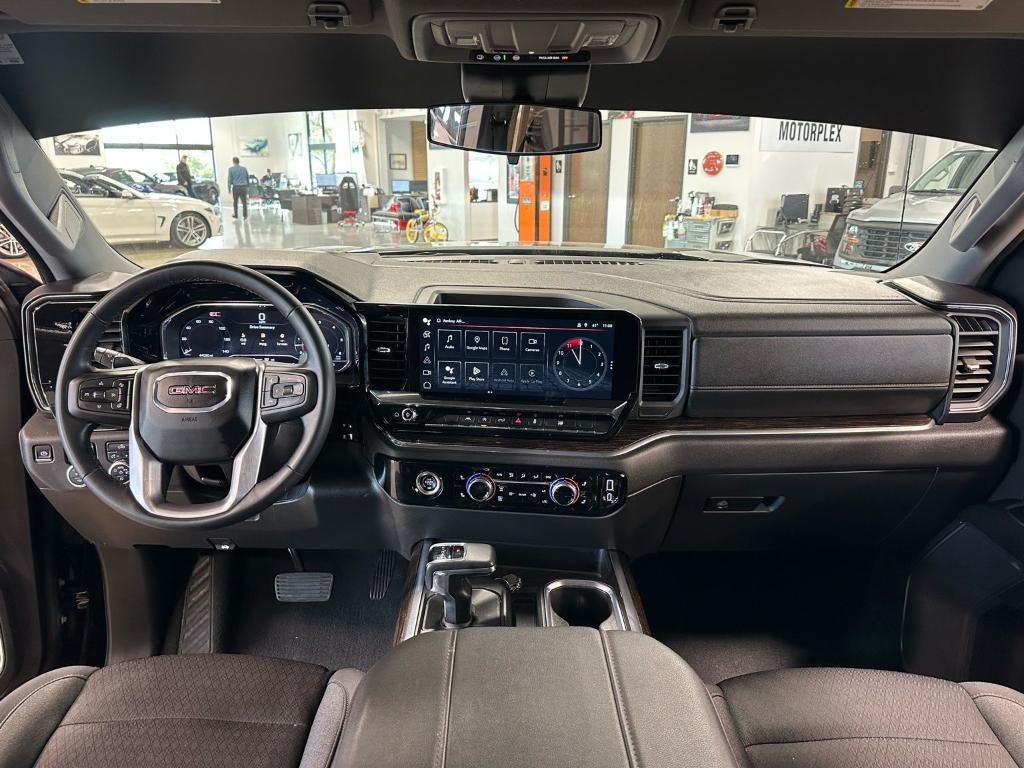 used 2024 GMC Sierra 1500 car, priced at $40,300