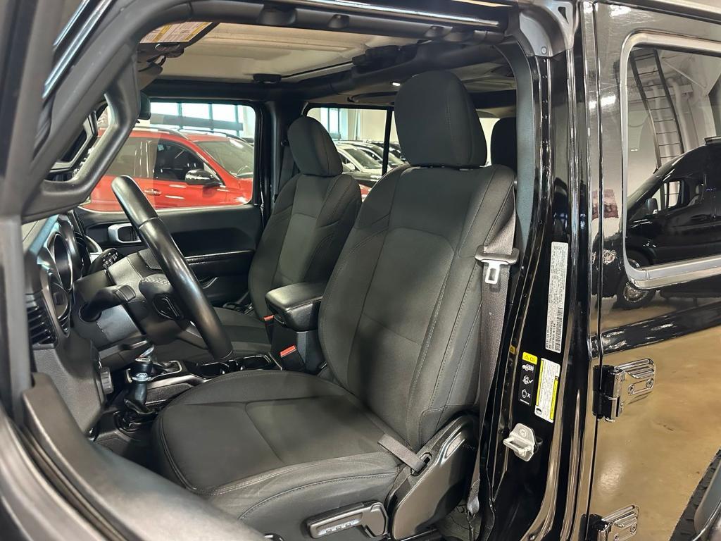 used 2022 Jeep Wrangler Unlimited car, priced at $31,371
