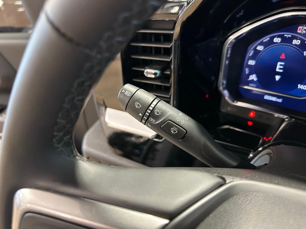 used 2025 Chevrolet Silverado 2500 car, priced at $68,100