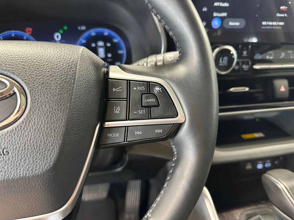 used 2024 Toyota Highlander car, priced at $43,597