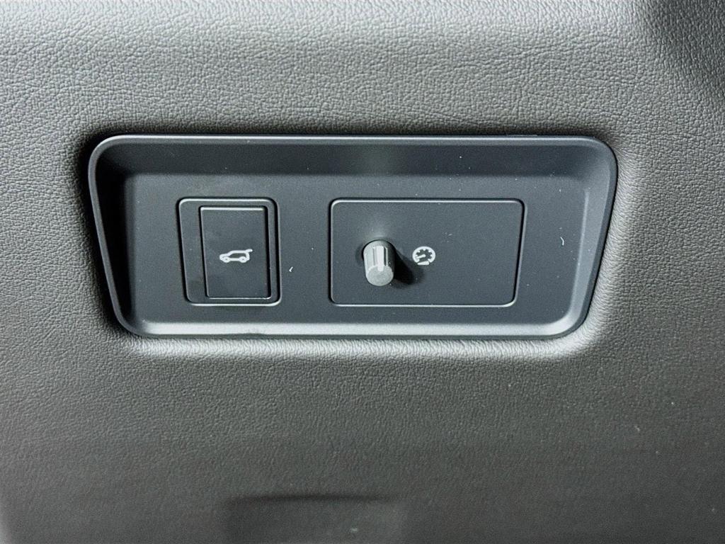 new 2026 Jaguar F-PACE car, priced at $66,838