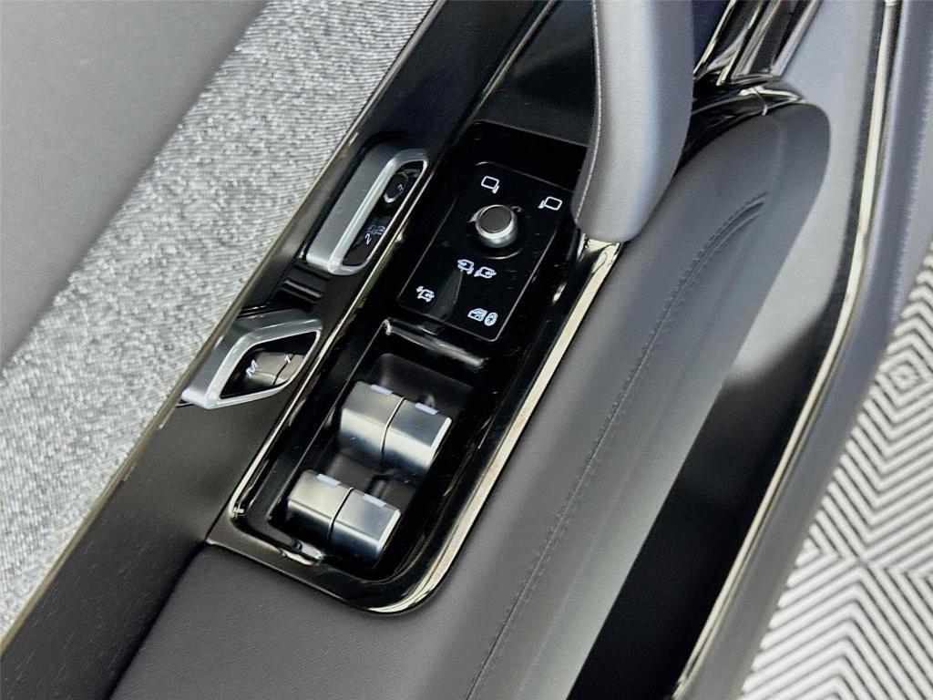 new 2026 Land Rover Range Rover Sport car, priced at $107,028