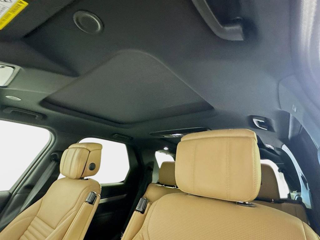 new 2025 Land Rover Discovery car, priced at $69,998