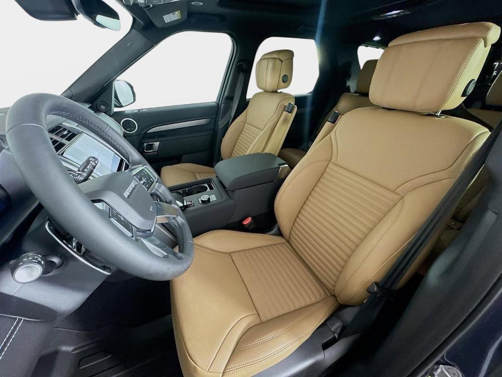 new 2026 Land Rover Discovery car, priced at $76,876