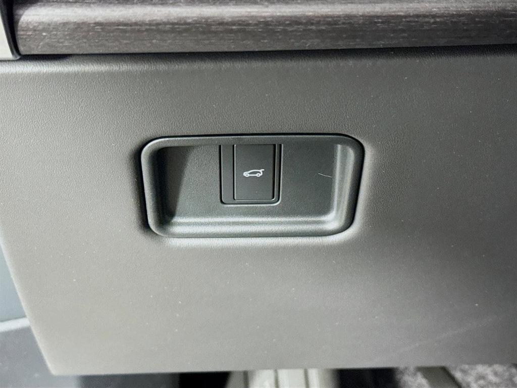 new 2026 Land Rover Range Rover car, priced at $193,735