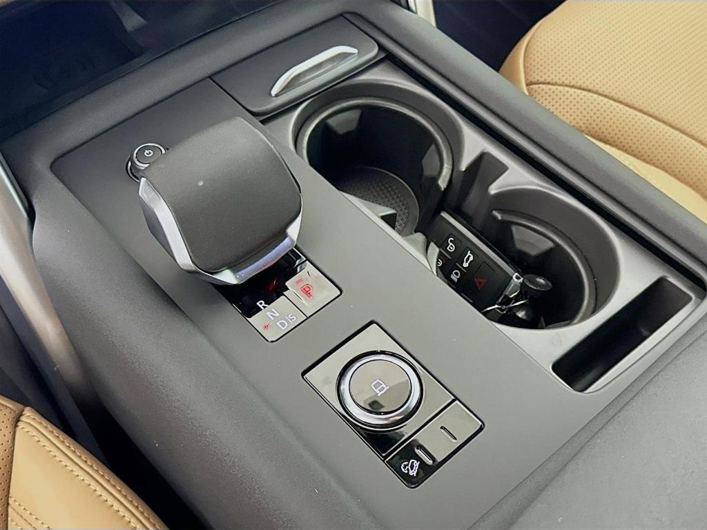 new 2026 Land Rover Discovery car, priced at $76,876