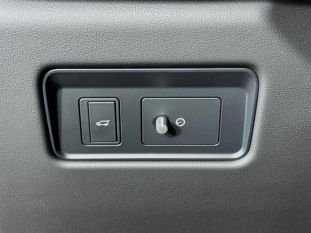 new 2026 Jaguar F-PACE car, priced at $69,613