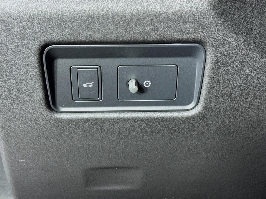 new 2026 Jaguar F-PACE car, priced at $78,308