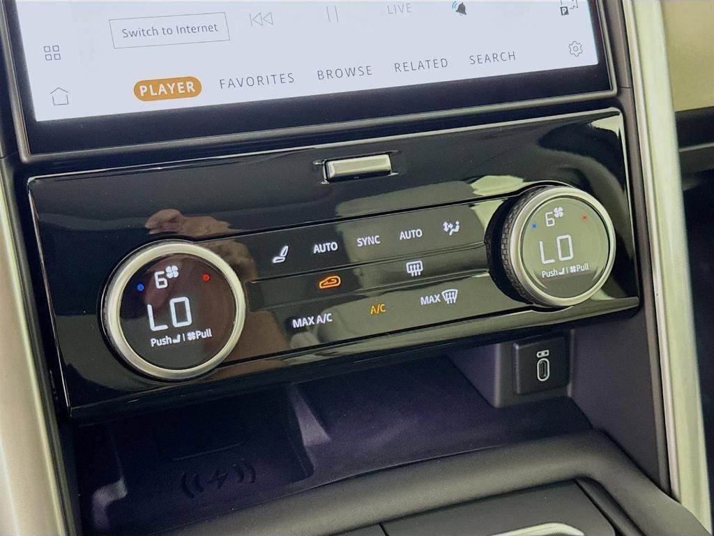 new 2026 Land Rover Discovery car, priced at $68,237