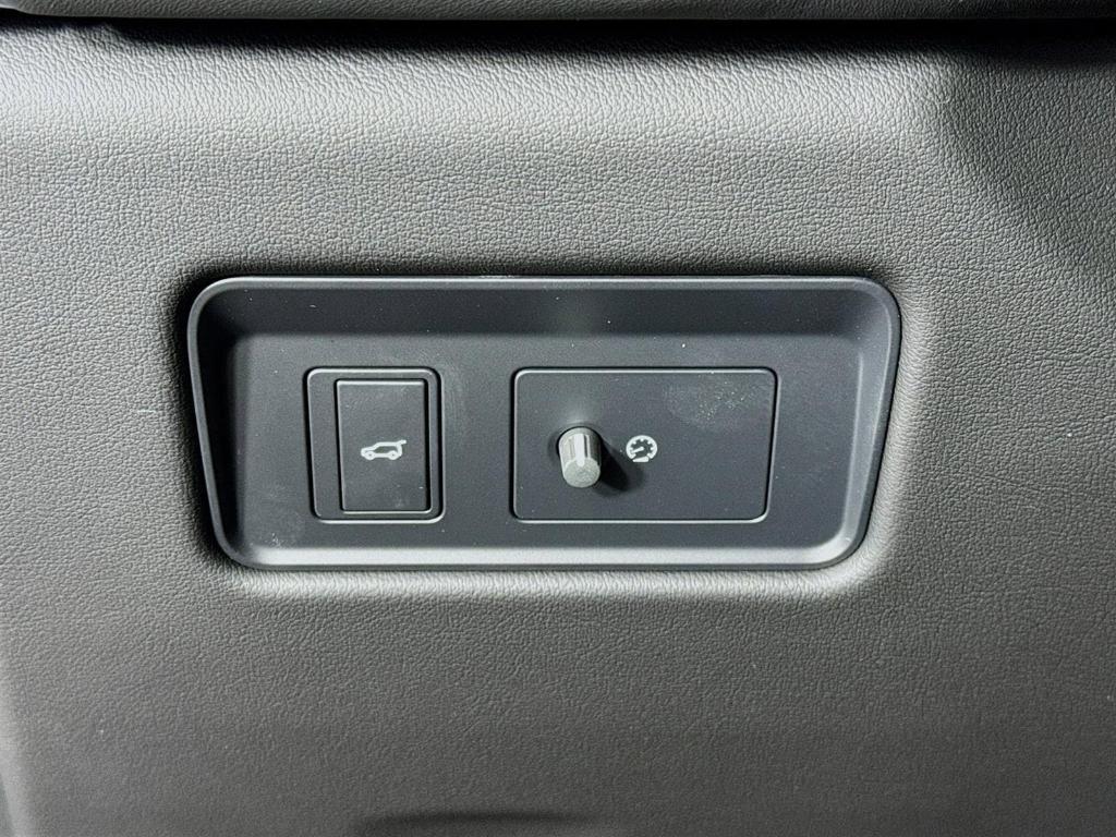 new 2026 Jaguar F-PACE car, priced at $98,988