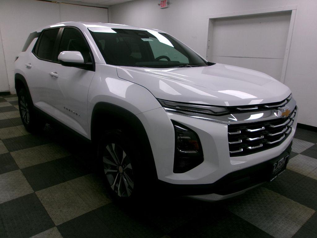 new 2026 Chevrolet Equinox car, priced at $31,495