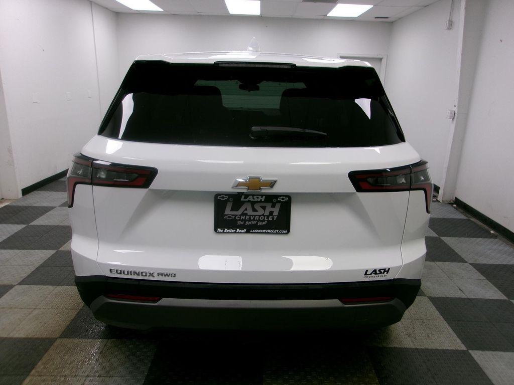 new 2026 Chevrolet Equinox car, priced at $31,495