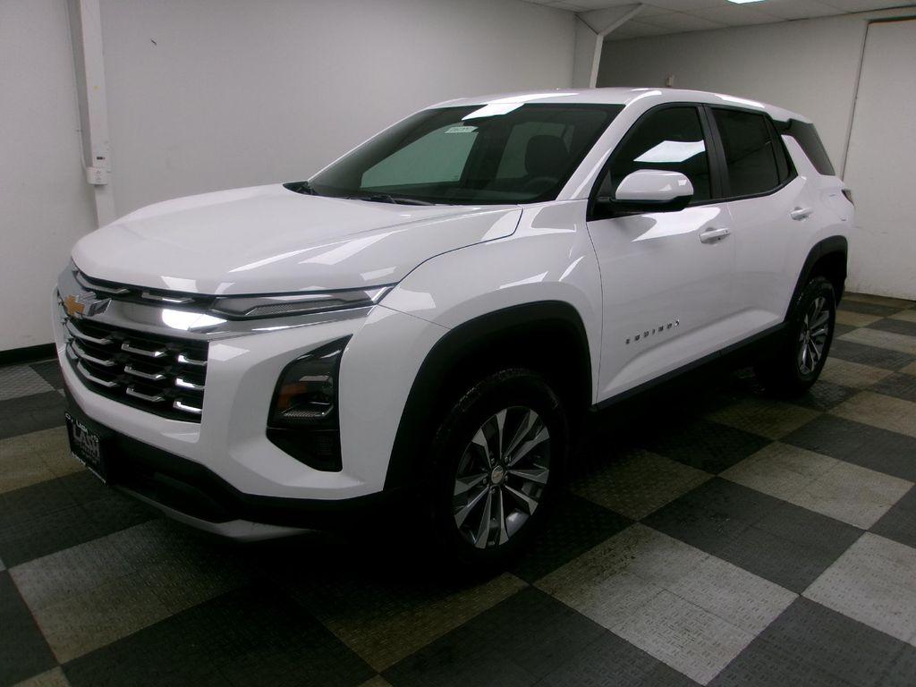 new 2026 Chevrolet Equinox car, priced at $31,495