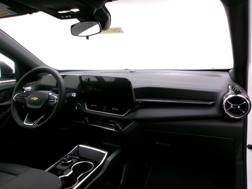 new 2026 Chevrolet Equinox car, priced at $31,495