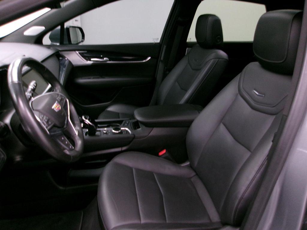 used 2023 Cadillac XT5 car, priced at $32,988