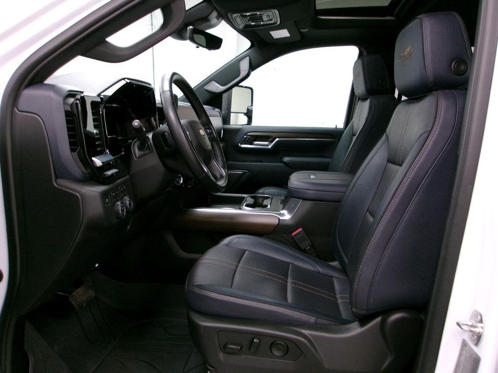 used 2024 Chevrolet Silverado 2500 car, priced at $69,988