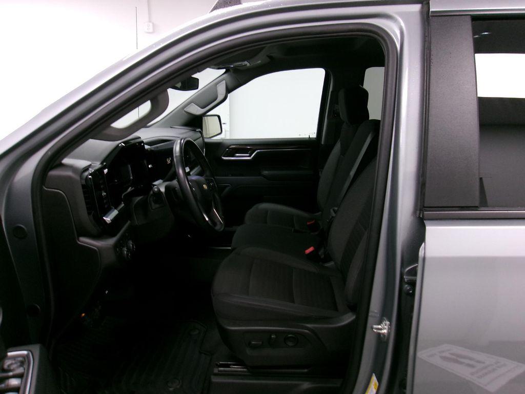 used 2025 Chevrolet Silverado 1500 car, priced at $42,988