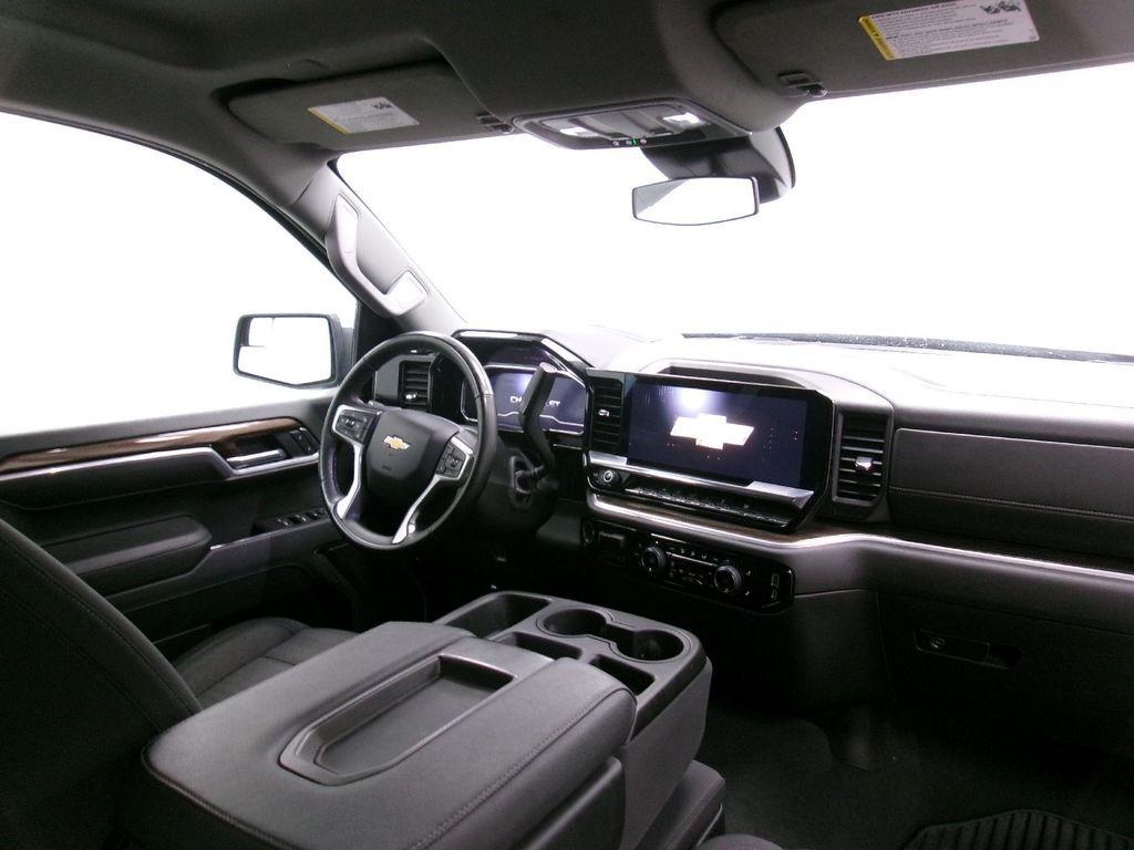 used 2025 Chevrolet Silverado 1500 car, priced at $42,988