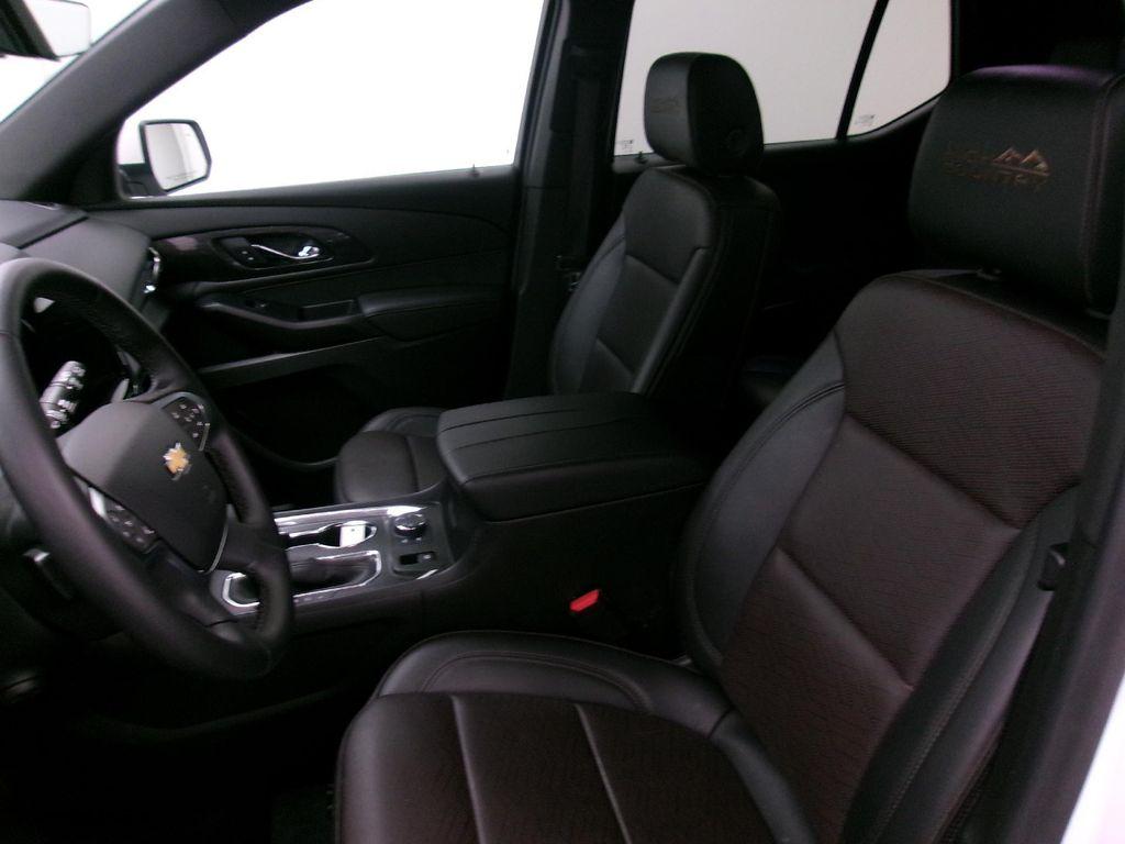 used 2024 Chevrolet Traverse car, priced at $45,988