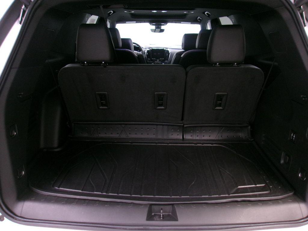 used 2024 Chevrolet Traverse car, priced at $45,988