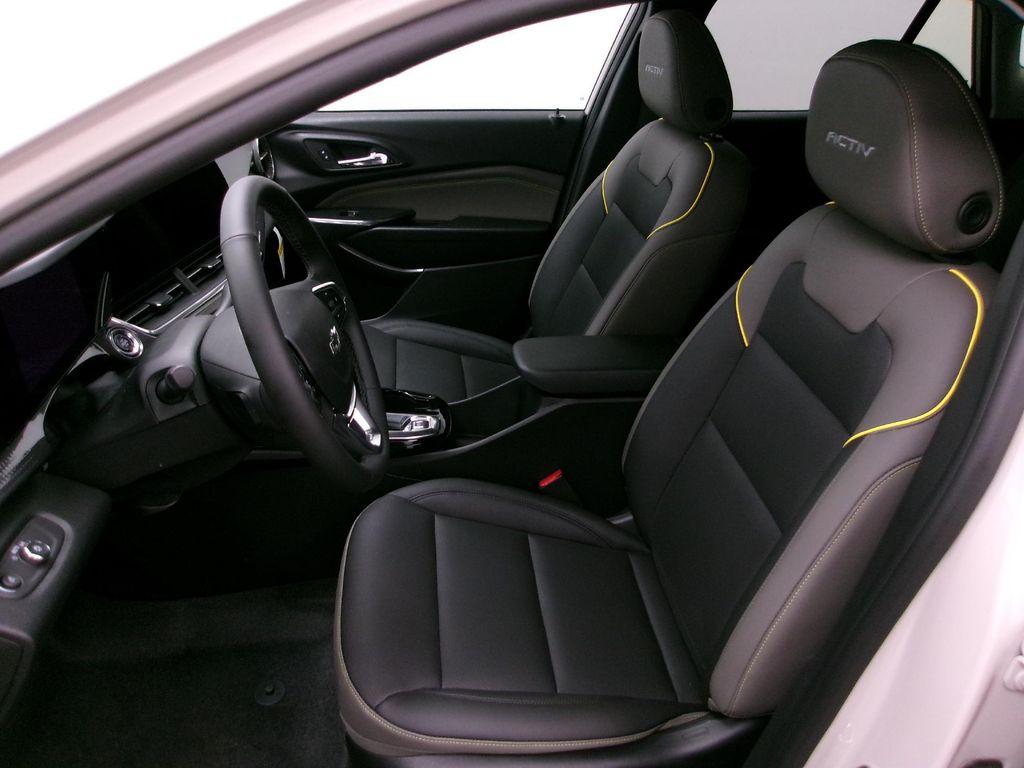 new 2026 Chevrolet Trax car, priced at $26,430