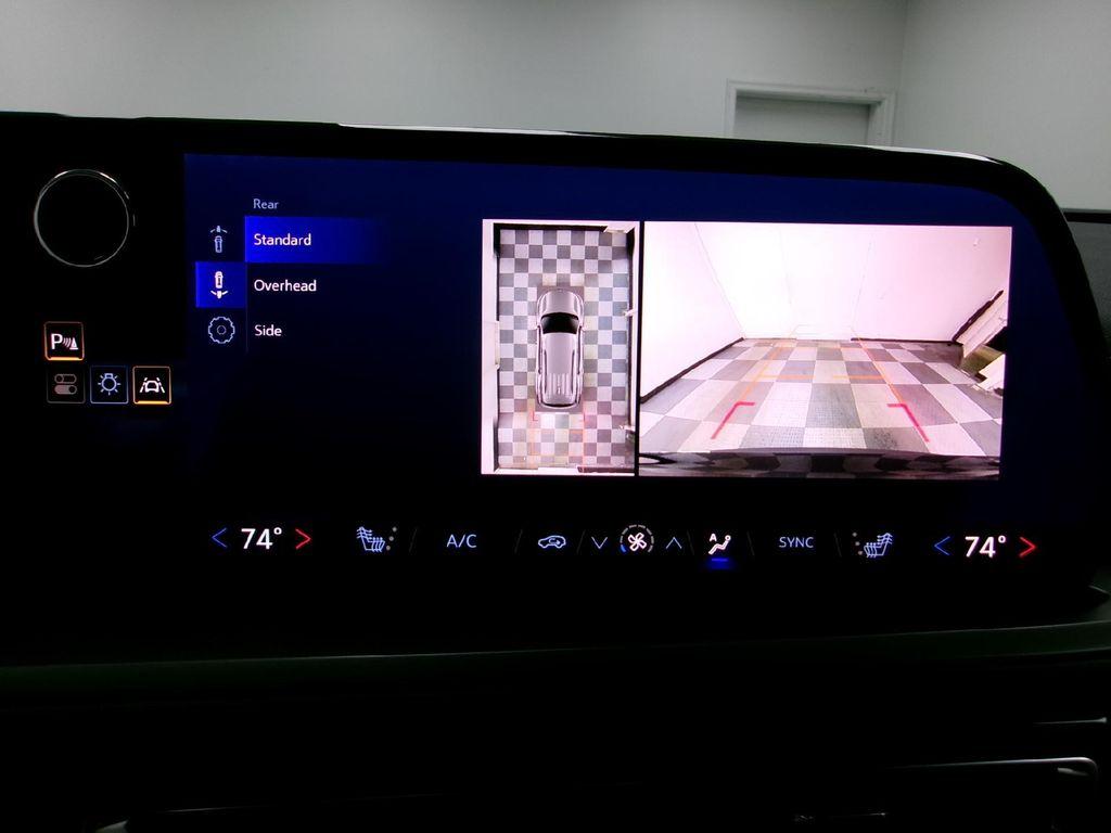 used 2024 Chevrolet Traverse car, priced at $41,988