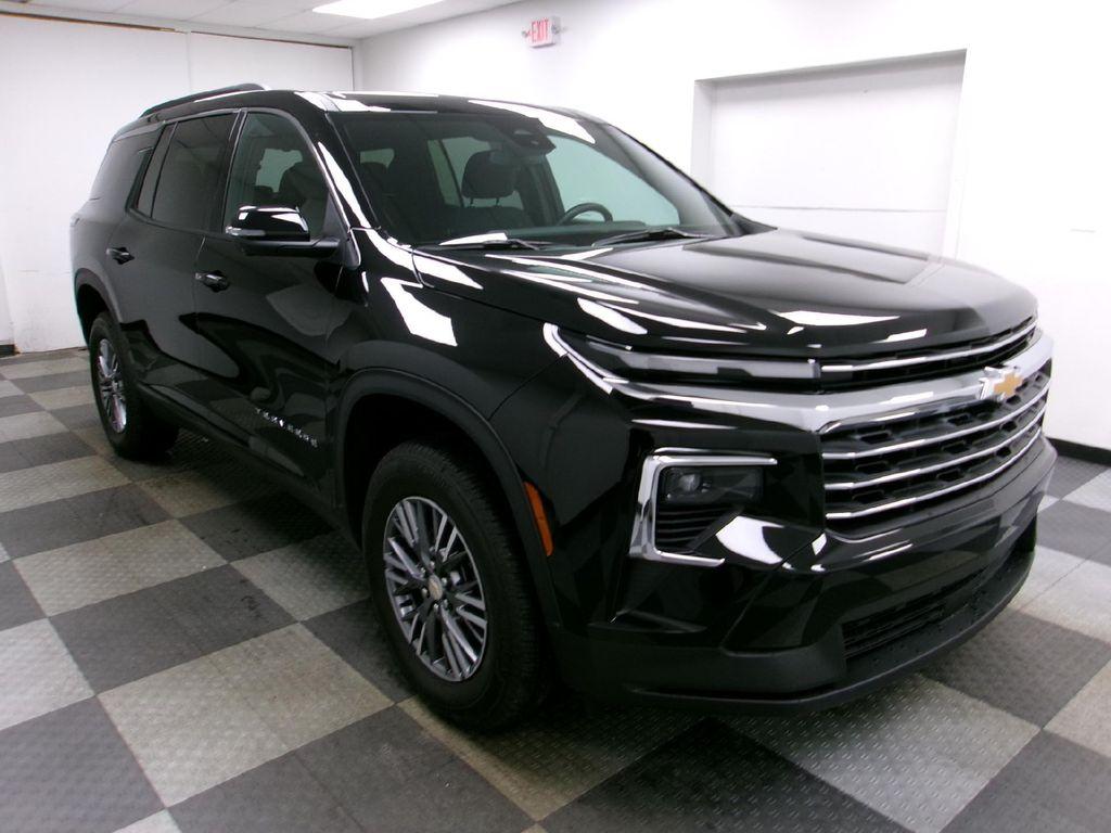 used 2024 Chevrolet Traverse car, priced at $41,988