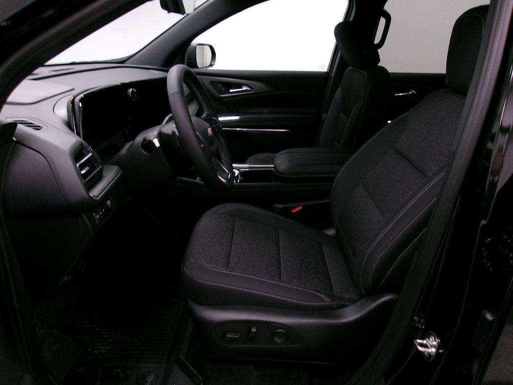new 2026 Chevrolet Traverse car, priced at $42,490