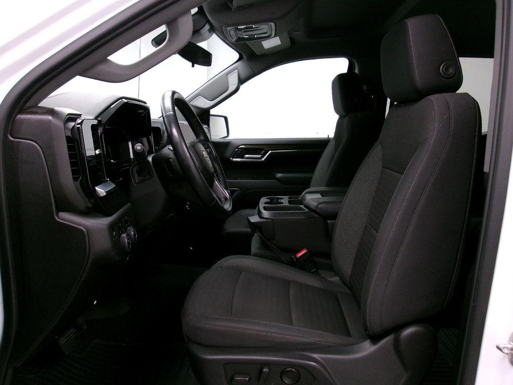 used 2024 Chevrolet Silverado 1500 car, priced at $38,913