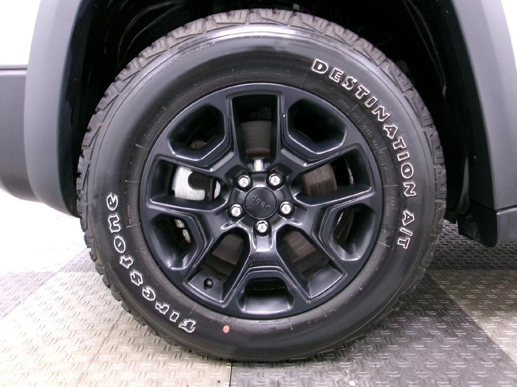 used 2022 Jeep Cherokee car, priced at $22,913