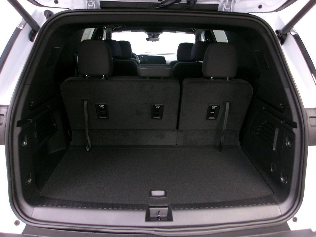 new 2026 Chevrolet Traverse car, priced at $47,400