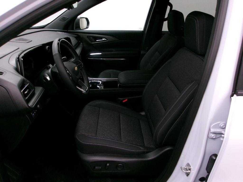 new 2026 Chevrolet Traverse car, priced at $47,400