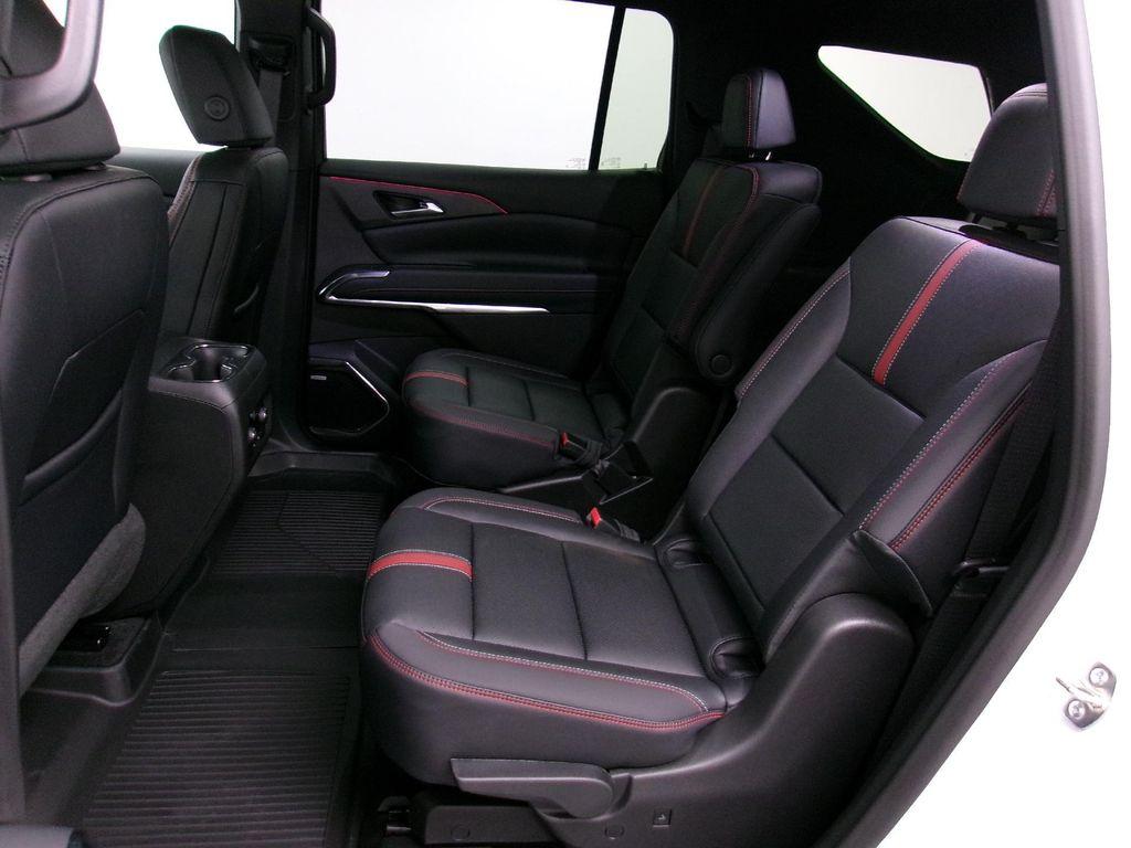 new 2026 Chevrolet Traverse car, priced at $55,215