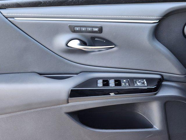 new 2025 Lexus ES 350 car, priced at $49,615