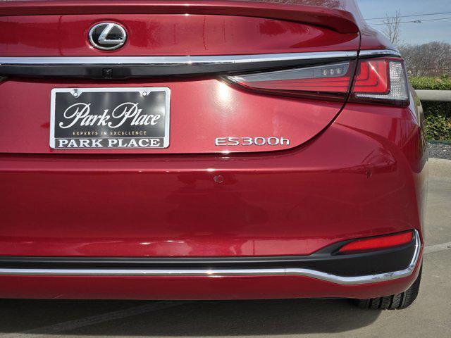 used 2025 Lexus ES 300h car, priced at $45,900