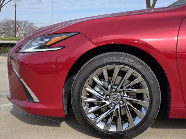 used 2025 Lexus ES 300h car, priced at $45,900