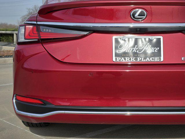 used 2025 Lexus ES 300h car, priced at $45,900