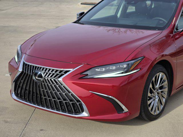 used 2025 Lexus ES 300h car, priced at $45,900