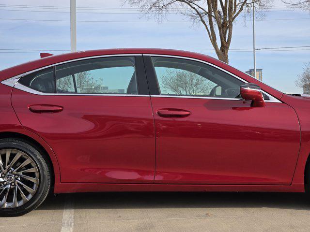 used 2025 Lexus ES 300h car, priced at $45,900